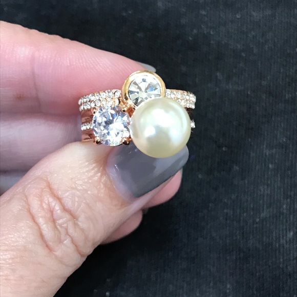 Gorgeous ring. 18kgold plated! Pearl and Crystal. - Picture 3 of 4